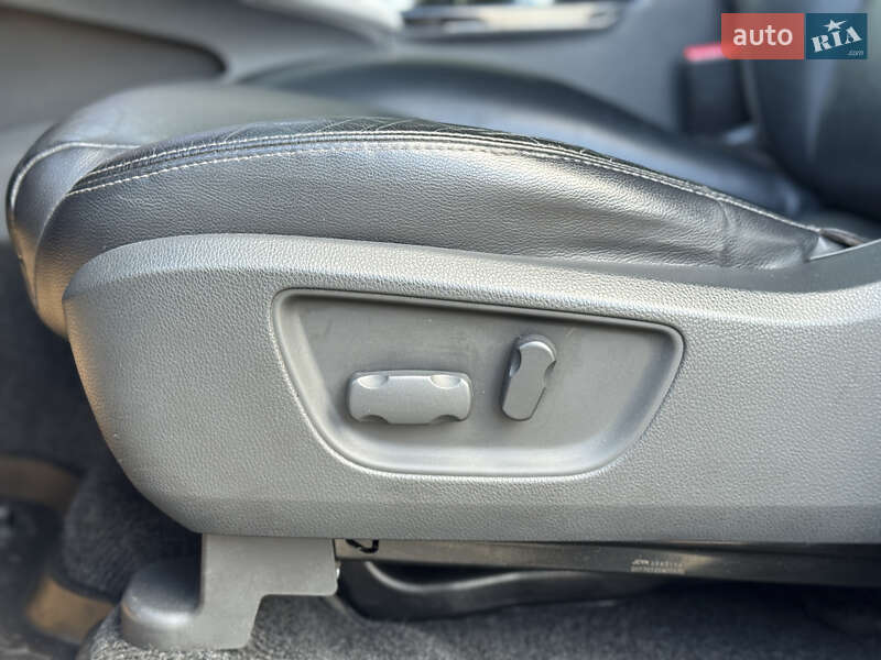 Внедорожник / Кроссовер Mitsubishi Pajero Sport 2017 в Днепре