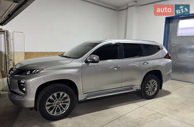 Внедорожник / Кроссовер Mitsubishi Pajero Sport 2021 в Бучаче