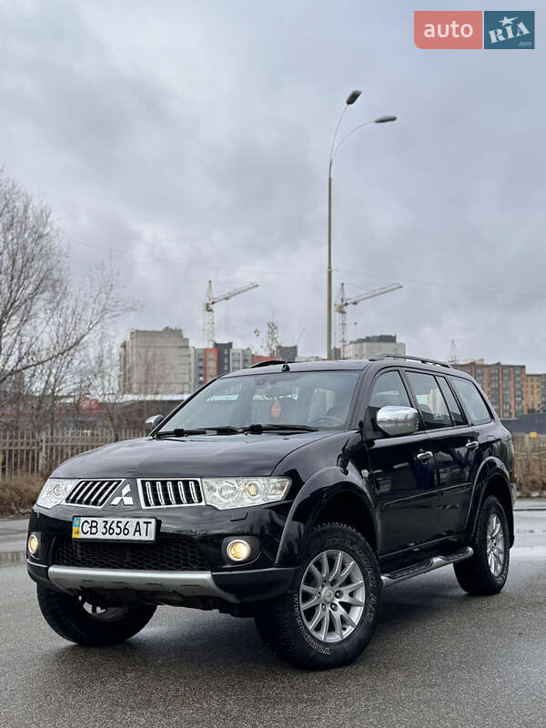 Mitsubishi Pajero Sport 2011