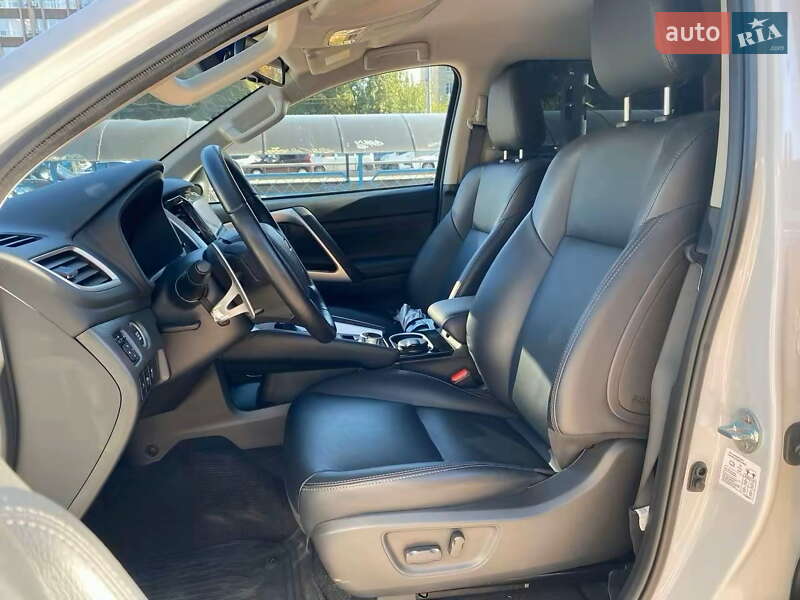 Внедорожник / Кроссовер Mitsubishi Pajero Sport 2024 в Киеве фото 17 Внедорожник / Кроссовер Mitsubishi Pajero Sport 2024 в Киеве