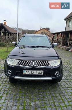 Внедорожник / Кроссовер Mitsubishi Pajero Sport 2013 в Киеве