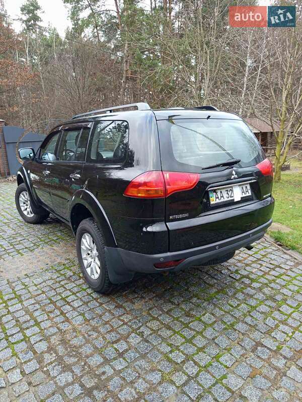 Внедорожник / Кроссовер Mitsubishi Pajero Sport 2013 в Киеве