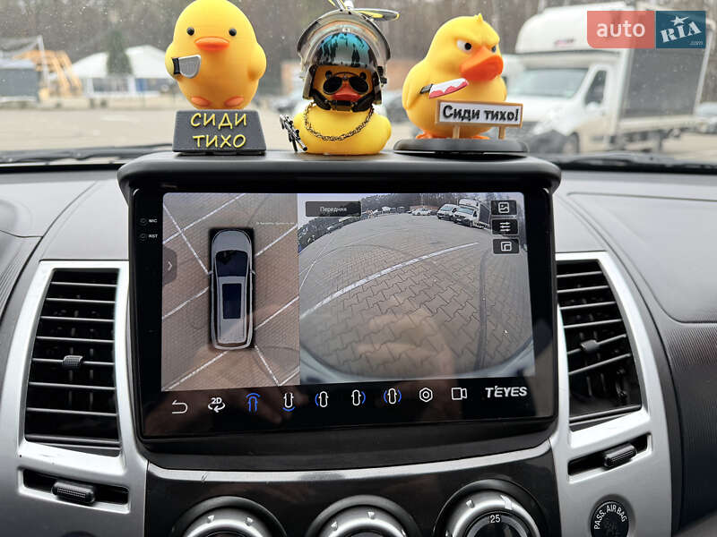 Позашляховик / Кросовер Mitsubishi Pajero Sport 2012 в Києві