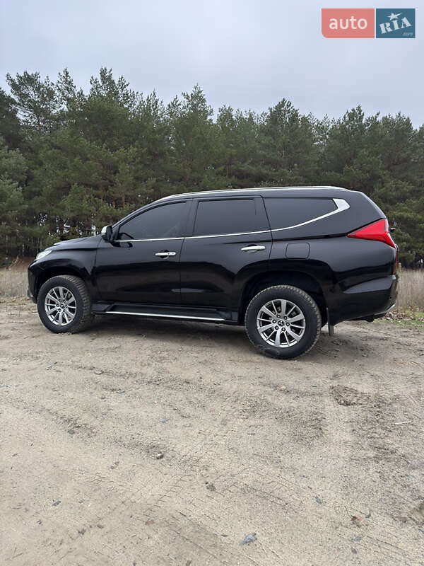 Позашляховик / Кросовер Mitsubishi Pajero Sport 2019 в Дніпрі
