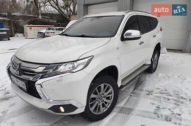 Внедорожник / Кроссовер Mitsubishi Pajero Sport 2016 в Киеве