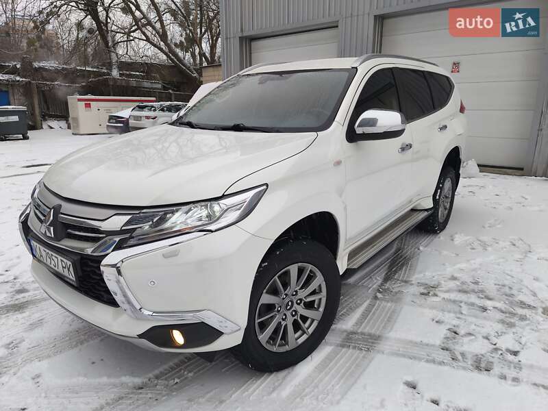 Mitsubishi Pajero Sport 2016