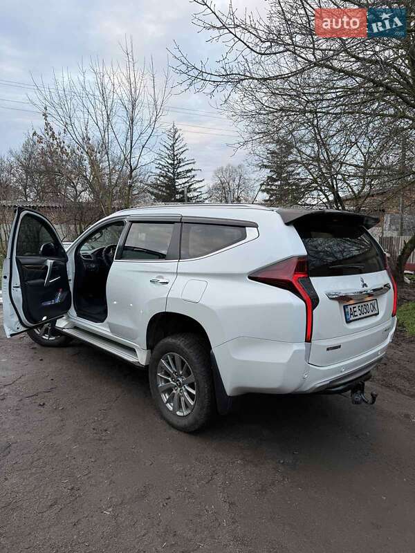 Mitsubishi Pajero Sport 2016