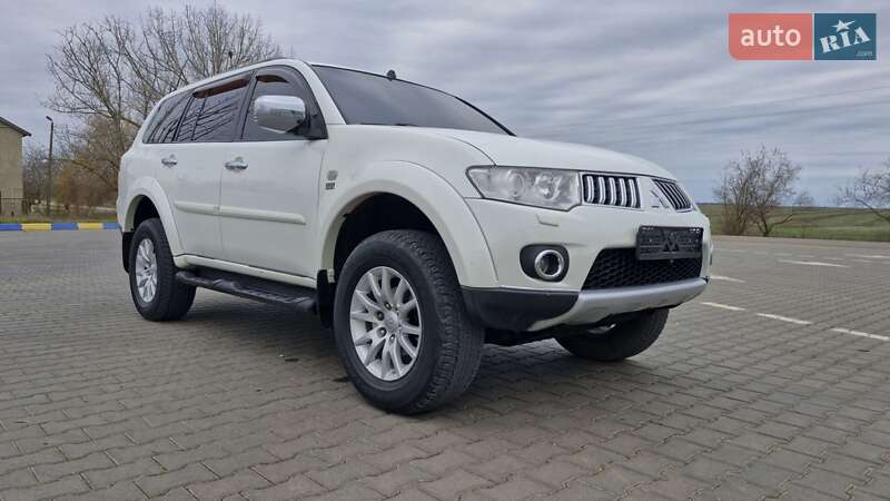 Mitsubishi Pajero Sport 2012