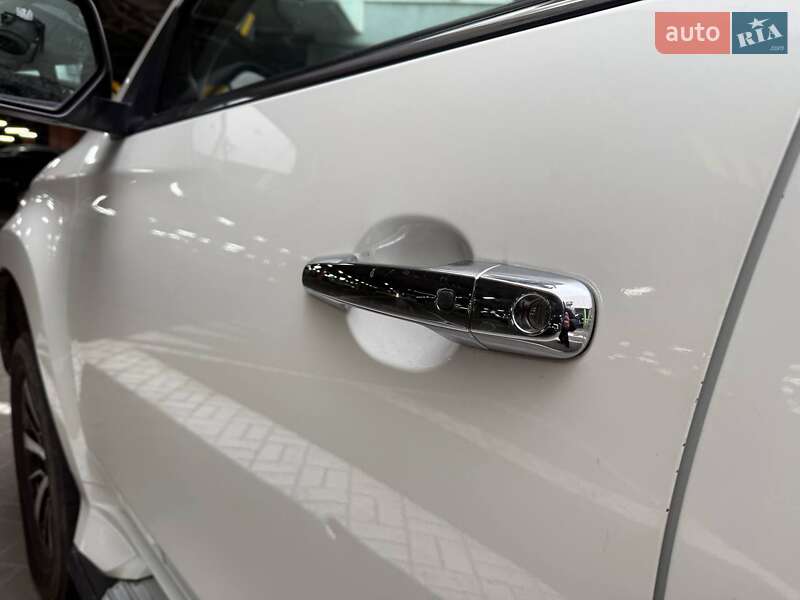 Внедорожник / Кроссовер Mitsubishi Pajero Sport 2019 в Киеве