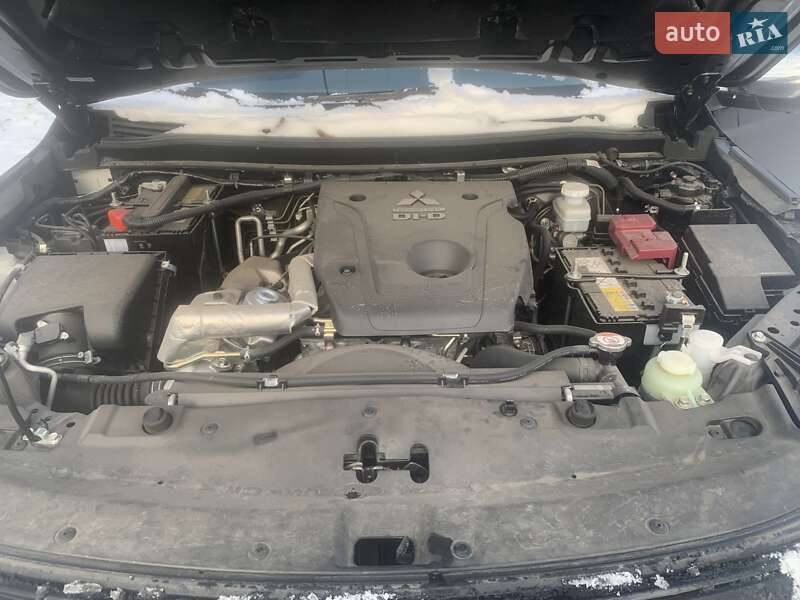 Внедорожник / Кроссовер Mitsubishi Pajero Sport 2021 в Полтаве