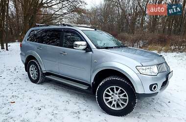 Внедорожник / Кроссовер Mitsubishi Pajero Sport 2013 в Киеве