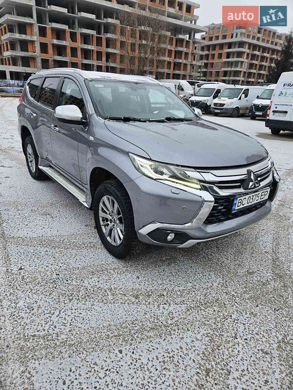 Внедорожник / Кроссовер Mitsubishi Pajero Sport 2016 в Львове