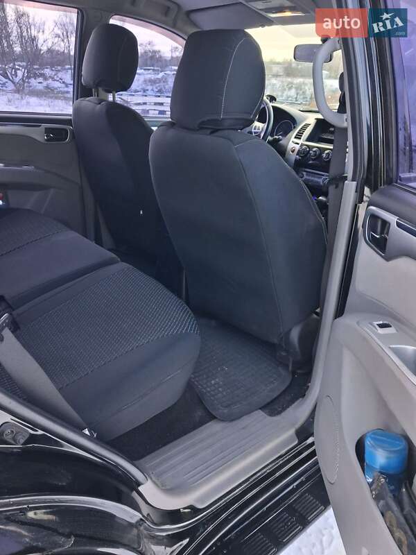 Внедорожник / Кроссовер Mitsubishi Pajero Sport 2011 в Кременчуге