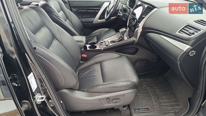 Позашляховик / Кросовер Mitsubishi Pajero Sport 2018 в Києві фото 6 Позашляховик / Кросовер Mitsubishi Pajero Sport 2018 в Києві