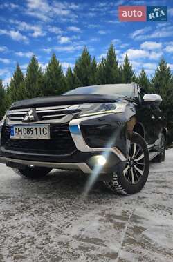 Внедорожник / Кроссовер Mitsubishi Pajero Sport 2016 в Житомире