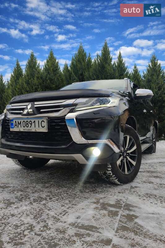 Mitsubishi Pajero Sport 2016