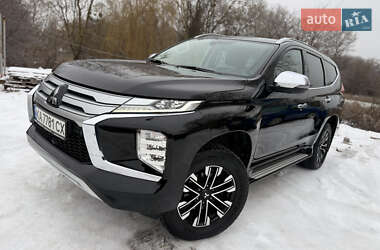 Позашляховик / Кросовер Mitsubishi Pajero Sport 2021 в Києві
