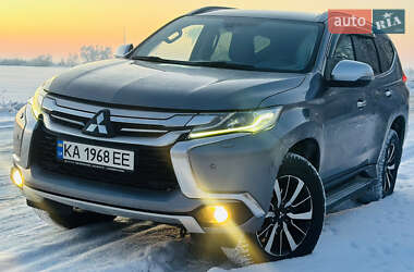 Позашляховик / Кросовер Mitsubishi Pajero Sport 2016 в Василькові