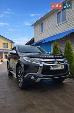 Внедорожник / Кроссовер Mitsubishi Pajero Sport 2016 в Житомире