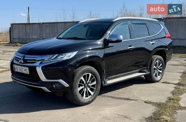 Внедорожник / Кроссовер Mitsubishi Pajero Sport 2017 в Житомире