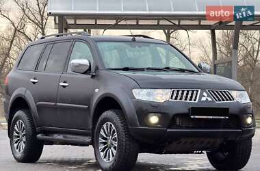 Позашляховик / Кросовер Mitsubishi Pajero Sport 2010 в Запоріжжі