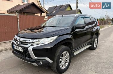 Внедорожник / Кроссовер Mitsubishi Pajero Sport 2016 в Киеве