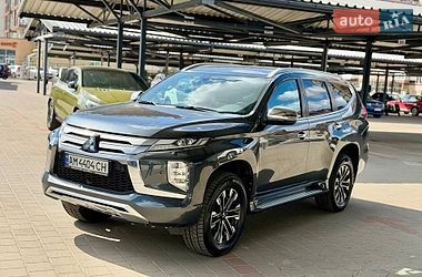Позашляховик / Кросовер Mitsubishi Pajero Sport 2020 в Житомирі