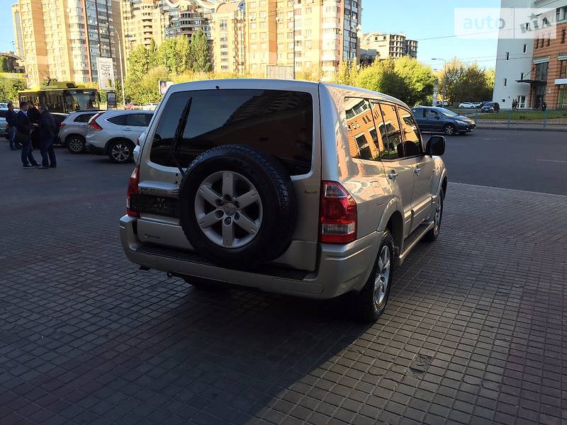 Внедорожник / Кроссовер Mitsubishi Pajero Wagon 2007 в Киеве