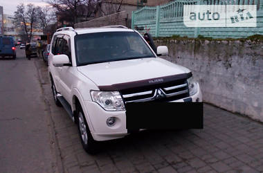 Позашляховик / Кросовер Mitsubishi Pajero Wagon 2010 в 