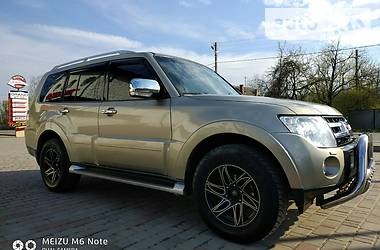 Седан Mitsubishi Pajero Wagon 2009 в Косове