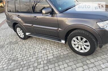 Позашляховик / Кросовер Mitsubishi Pajero Wagon 2011 в 