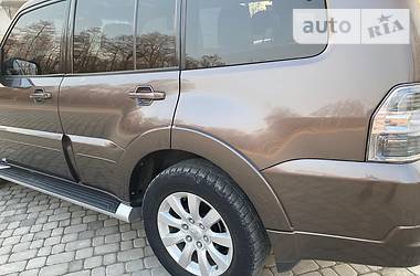Позашляховик / Кросовер Mitsubishi Pajero Wagon 2011 в 