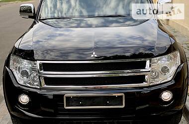 Позашляховик / Кросовер Mitsubishi Pajero Wagon 2015 в 