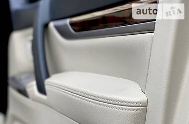 Позашляховик / Кросовер Mitsubishi Pajero Wagon 2015 в 
