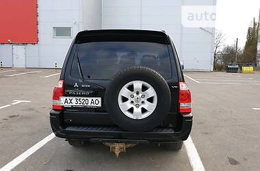 Внедорожник / Кроссовер Mitsubishi Pajero Wagon 2006 в 