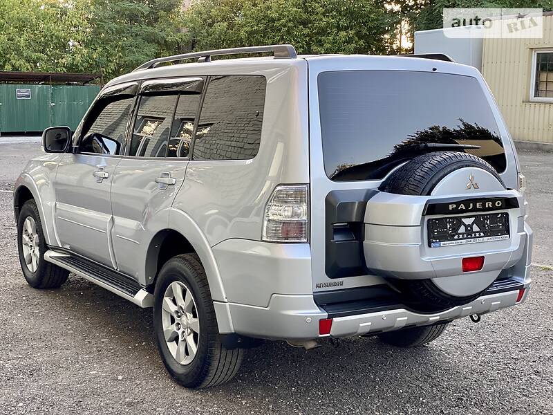 Универсал Mitsubishi Pajero Wagon 2011 в Киеве