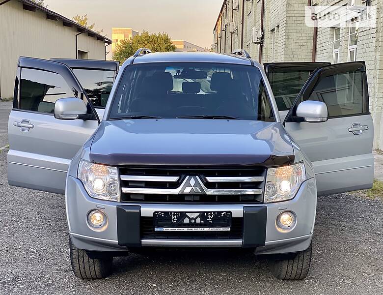 Универсал Mitsubishi Pajero Wagon 2011 в Киеве