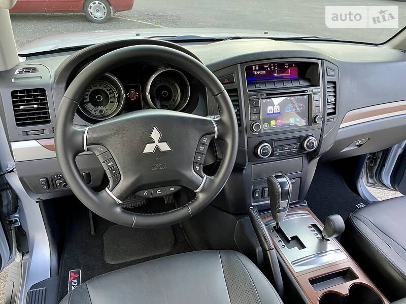 Универсал Mitsubishi Pajero Wagon 2011 в Киеве