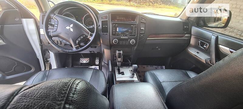 Внедорожник / Кроссовер Mitsubishi Pajero Wagon 2014 в Ирпене