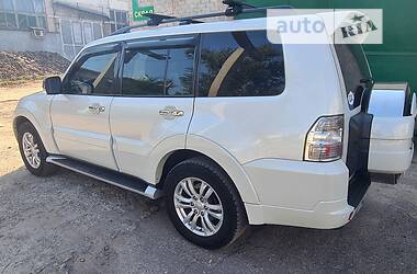 Позашляховик / Кросовер Mitsubishi Pajero Wagon 2014 в  фото 16 Позашляховик / Кросовер Mitsubishi Pajero Wagon 2014 в