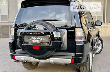 Внедорожник / Кроссовер Mitsubishi Pajero Wagon 2011 в Киеве