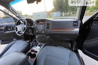 Внедорожник / Кроссовер Mitsubishi Pajero Wagon 2011 в Киеве