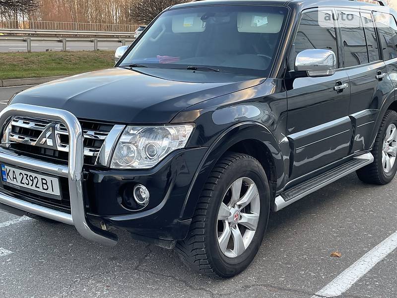 Позашляховик / Кросовер Mitsubishi Pajero Wagon 2012 в 