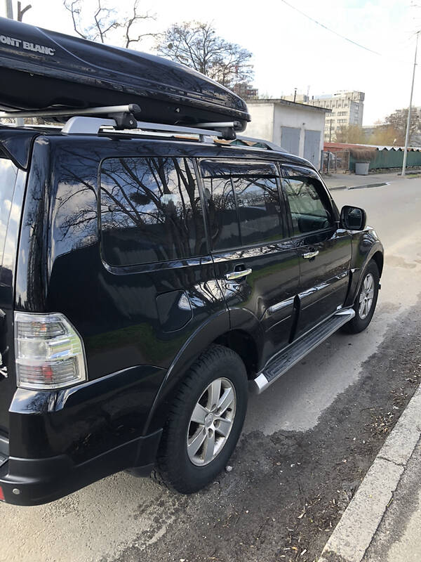 Внедорожник / Кроссовер Mitsubishi Pajero Wagon 2007 в 