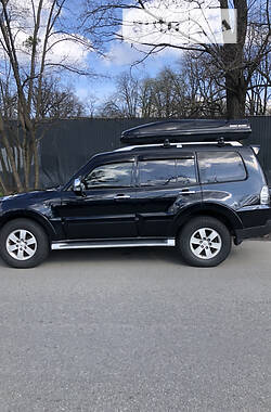 Внедорожник / Кроссовер Mitsubishi Pajero Wagon 2007 в 