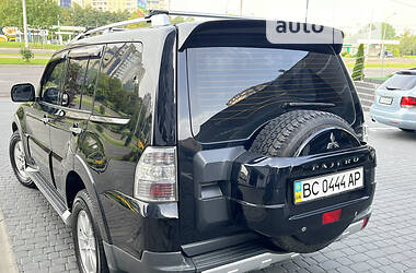 Внедорожник / Кроссовер Mitsubishi Pajero Wagon 2008 в 
