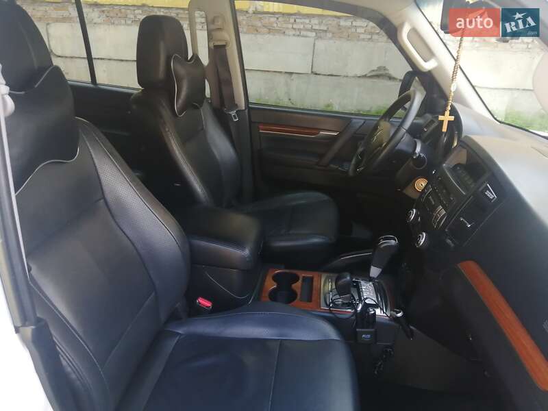 Внедорожник / Кроссовер Mitsubishi Pajero Wagon 2011 в Великой Александровке фото 2 Внедорожник / Кроссовер Mitsubishi Pajero Wagon 2011 в Великой Александровке