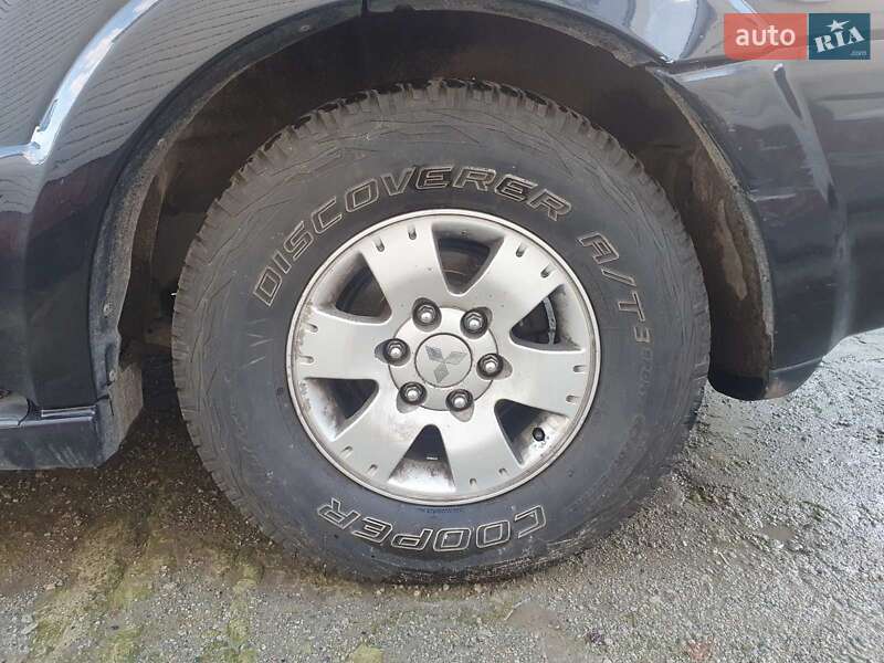 Внедорожник / Кроссовер Mitsubishi Pajero Wagon 2006 в Харькове