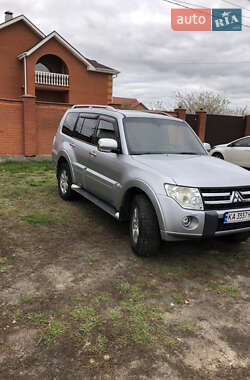 Внедорожник / Кроссовер Mitsubishi Pajero Wagon 2011 в Киеве