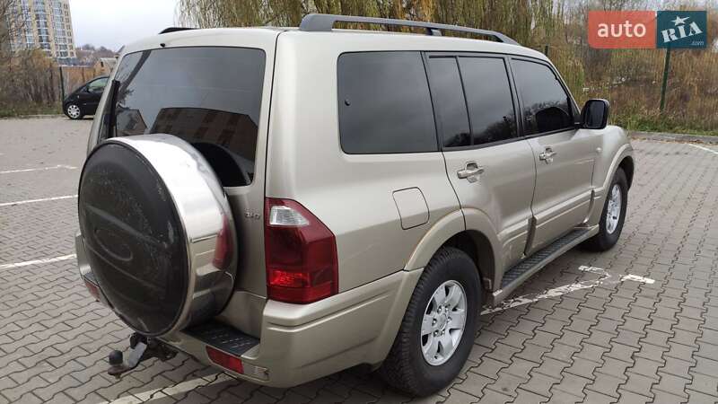 Позашляховик / Кросовер Mitsubishi Pajero Wagon 2006 в Шацьку